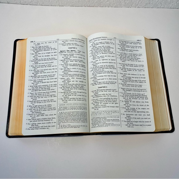 Vintage 1976 Catholic Illustrated Holy Bible Memorial Edition in Wood Cedar Box - Picture 11 of 13